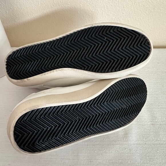 JF Zaylee White /Gray Sninny Lace Up Sneakers Woman’s 6 - Picture 12 of 12